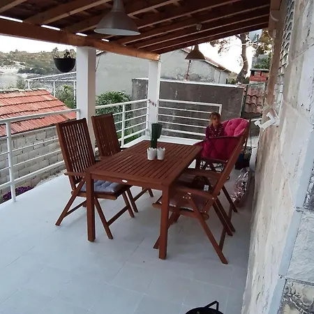 Magazin- One Bedroom With Terrace And Sea View * Slano